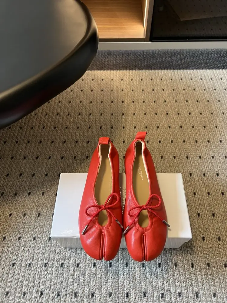 Maison Margiela MM6 — Балетки Tabi з роздвоєним носком