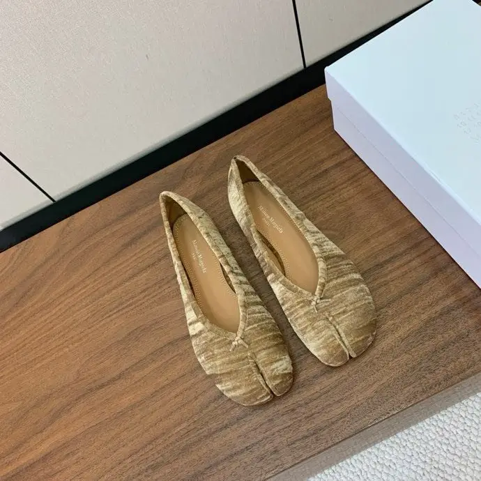 Maison Margiela MM6 Ballet shoes Tabi from bifurcated the toe — Photo 3