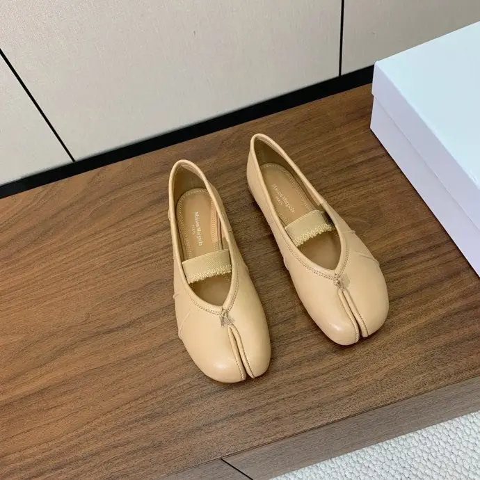 Maison Margiela MM6 Балетки Tabi с раздвоенным носком — Фото 3