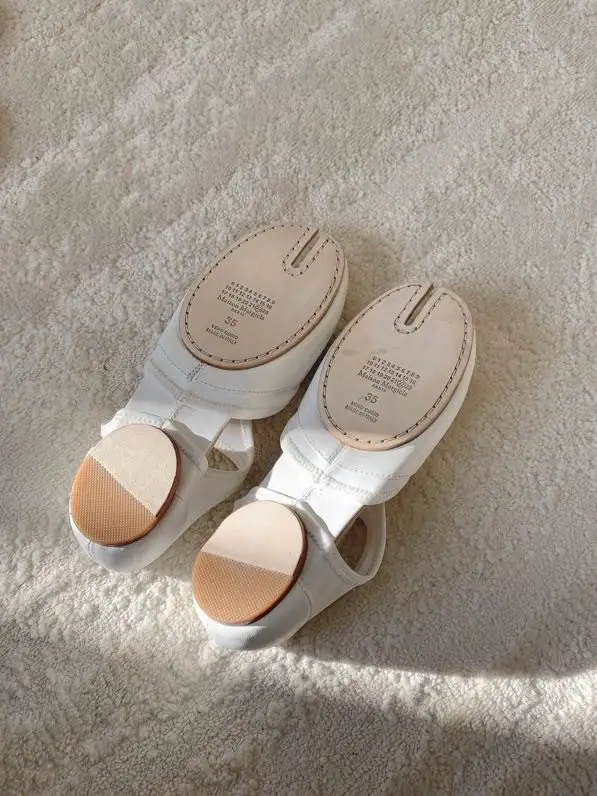 Maison Margiela MM6 Балетки Tabi с раздельным носком — Фото 4