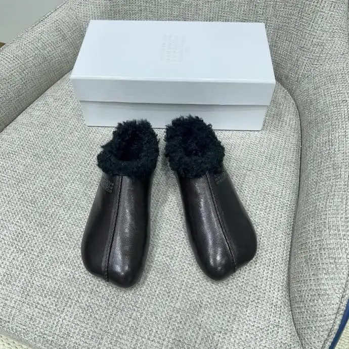 Maison Margiela MM6 — Балетки зимові на хутрі
