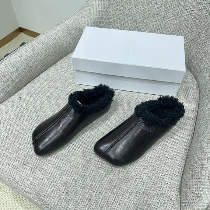 Maison Margiela MM6 Ballet shoes winter on fur — Photo 3