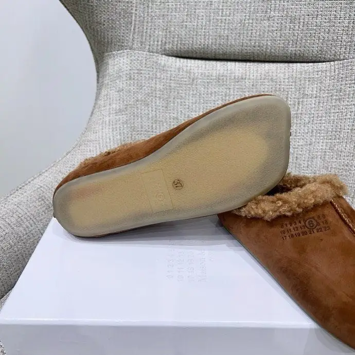 Maison Margiela MM6 Ballet shoes winter on fur — Photo 3