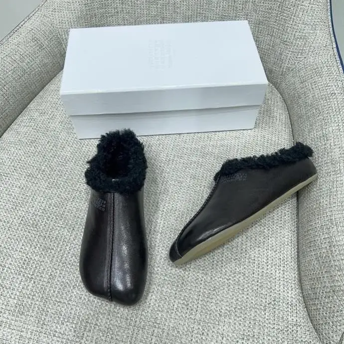 Maison Margiela MM6 Ballet shoes winter on fur — Photo 4