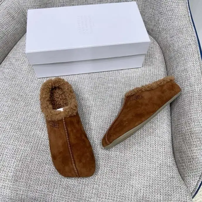 Maison Margiela MM6 Ballet shoes winter on fur — Photo 5