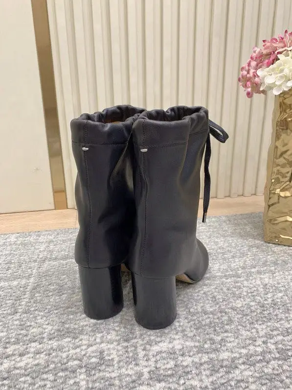 Maison Margiela MM6 Boots MM6 Tabi from split the toe and low heel — Photo 4