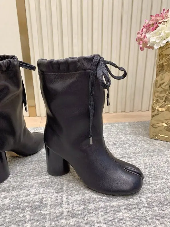 Maison Margiela MM6 Boots MM6 Tabi from split the toe and low heel — Photo 5