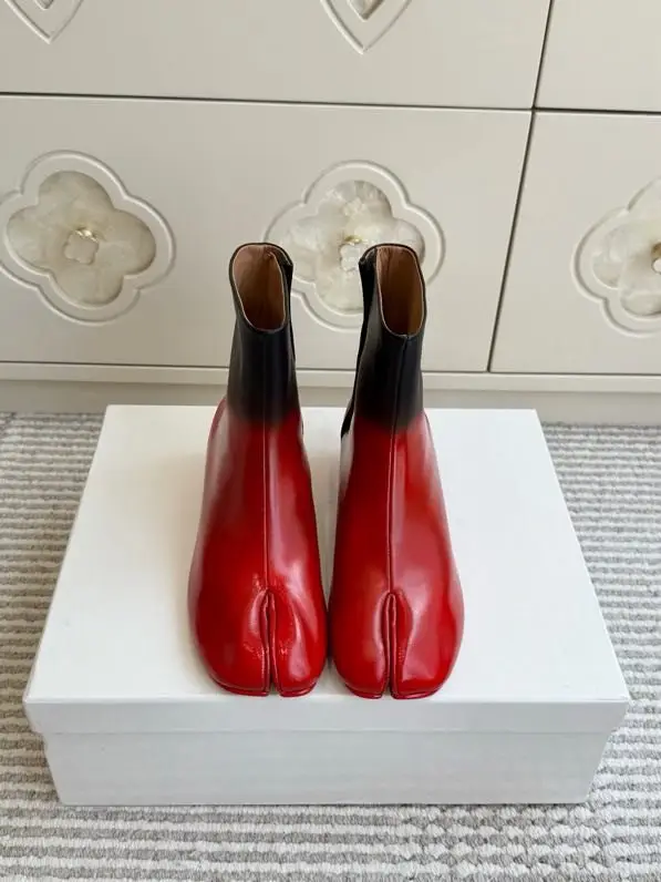 Maison Margiela MM6 Boots MM6 Tabi from split the toe and massive heel — Photo 2