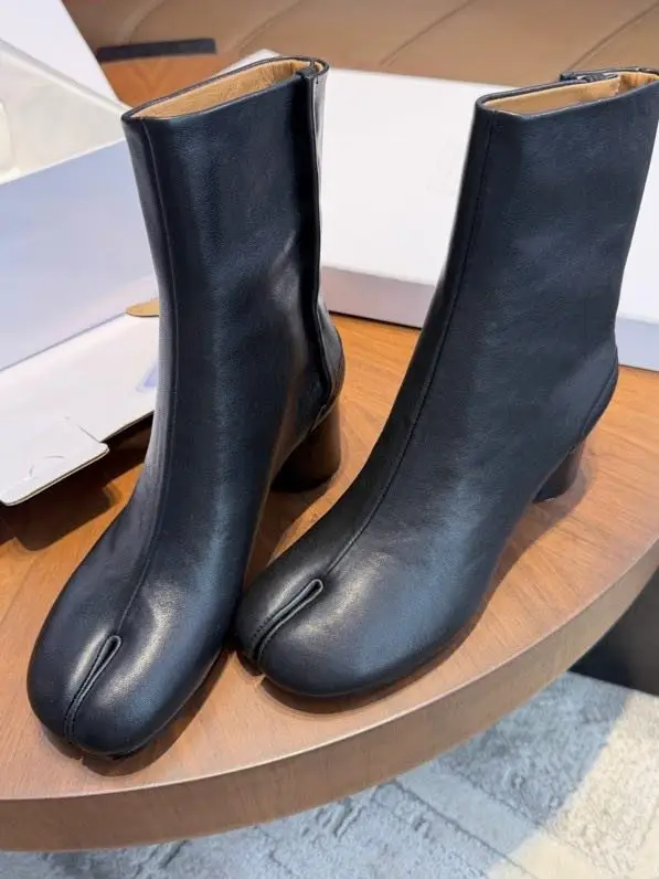Maison Margiela MM6 — Черевики Tabi шкіряні жіночі з роздвоєним носком