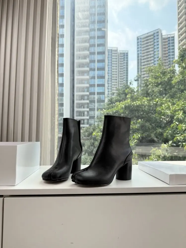 Maison Margiela MM6 Черевики Tabi жіночі з роздвоєним носком на підборах — Фото 1