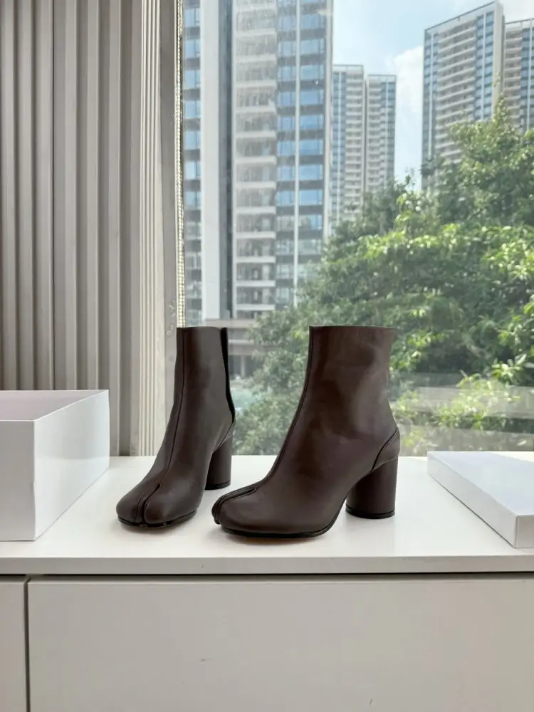 Maison Margiela MM6 Черевики Tabi жіночі з роздвоєним носком на підборах — Фото 1