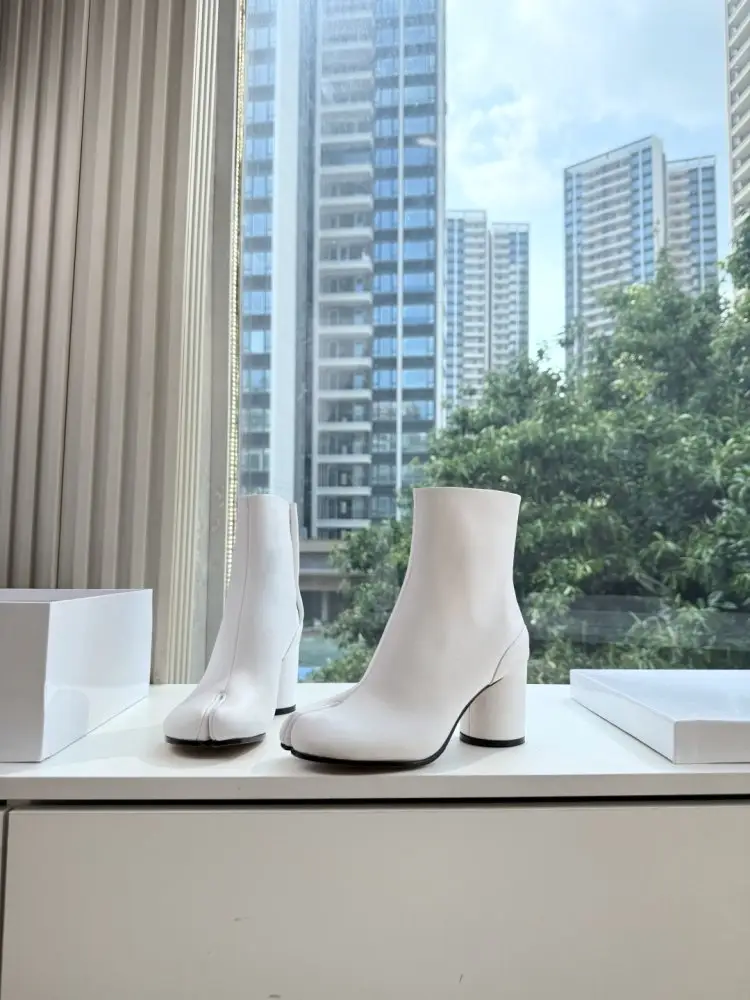 Maison Margiela MM6 Черевики Tabi жіночі з роздвоєним носком на підборах — Фото 1