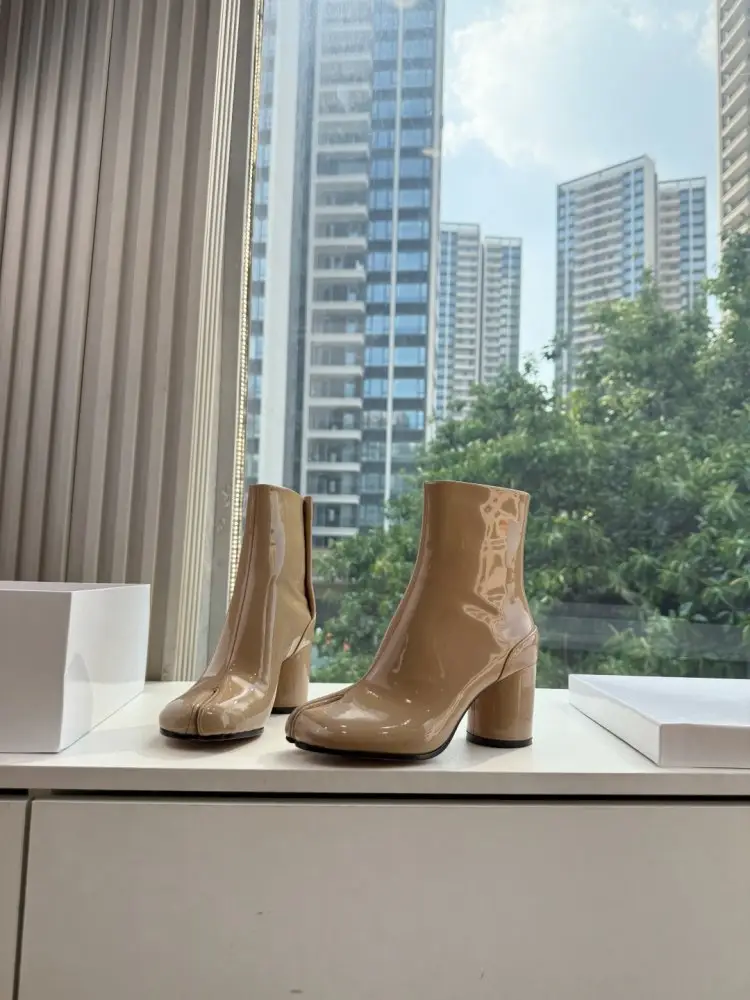 Maison Margiela MM6 — Черевики Tabi жіночі з роздвоєним носком на підборах