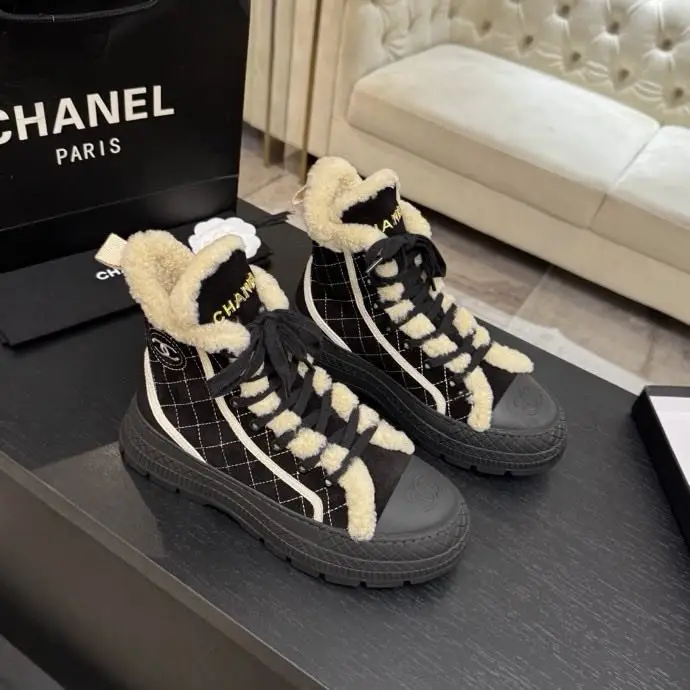 Maison Margiela MM6 — Черевики жіночі на хутрі зимові