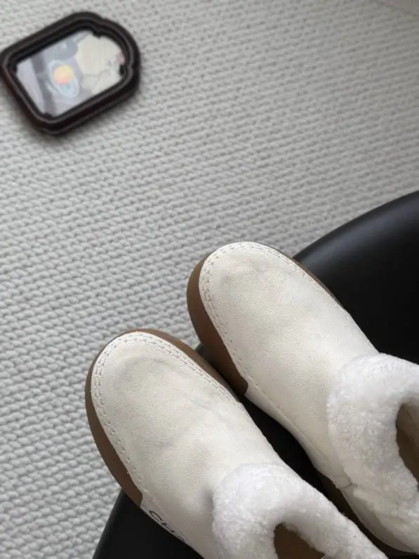 Maison Margiela MM6 Boots women's on fur winter — Photo 5