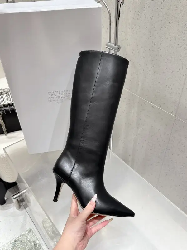 Maison Margiela MM6 Boots women's on heel — Photo 5