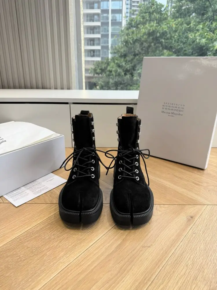 Maison Margiela MM6 Boots women's — Photo 2