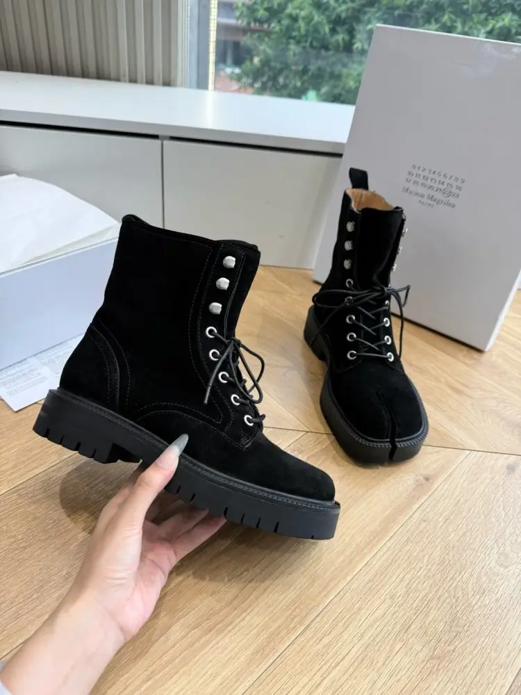 Maison Margiela MM6 Boots women's — Photo 4