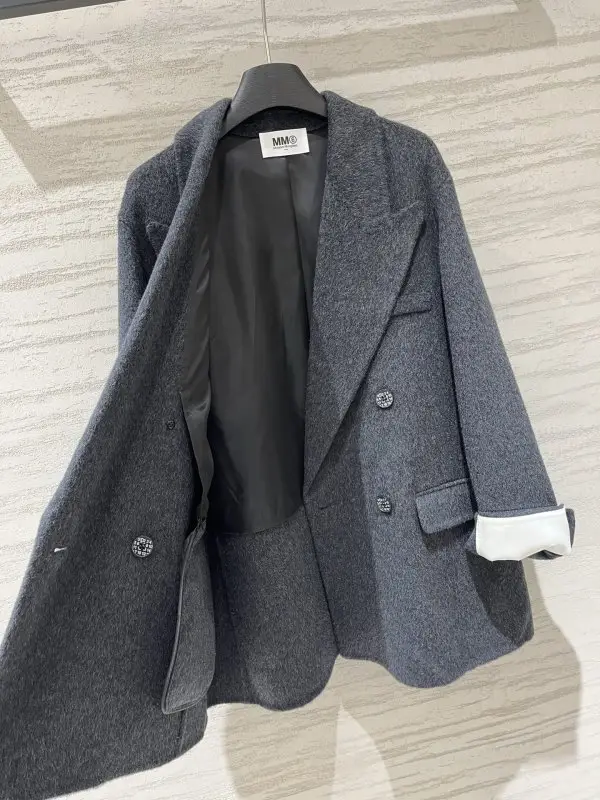 Maison Margiela MM6 Coat cashmere women's — Photo 2