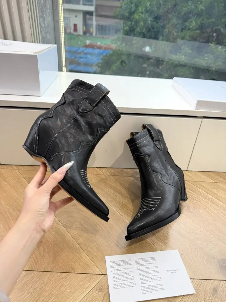 Maison Margiela MM6 — Ковбойські чоботи MM6 з роздільним носком