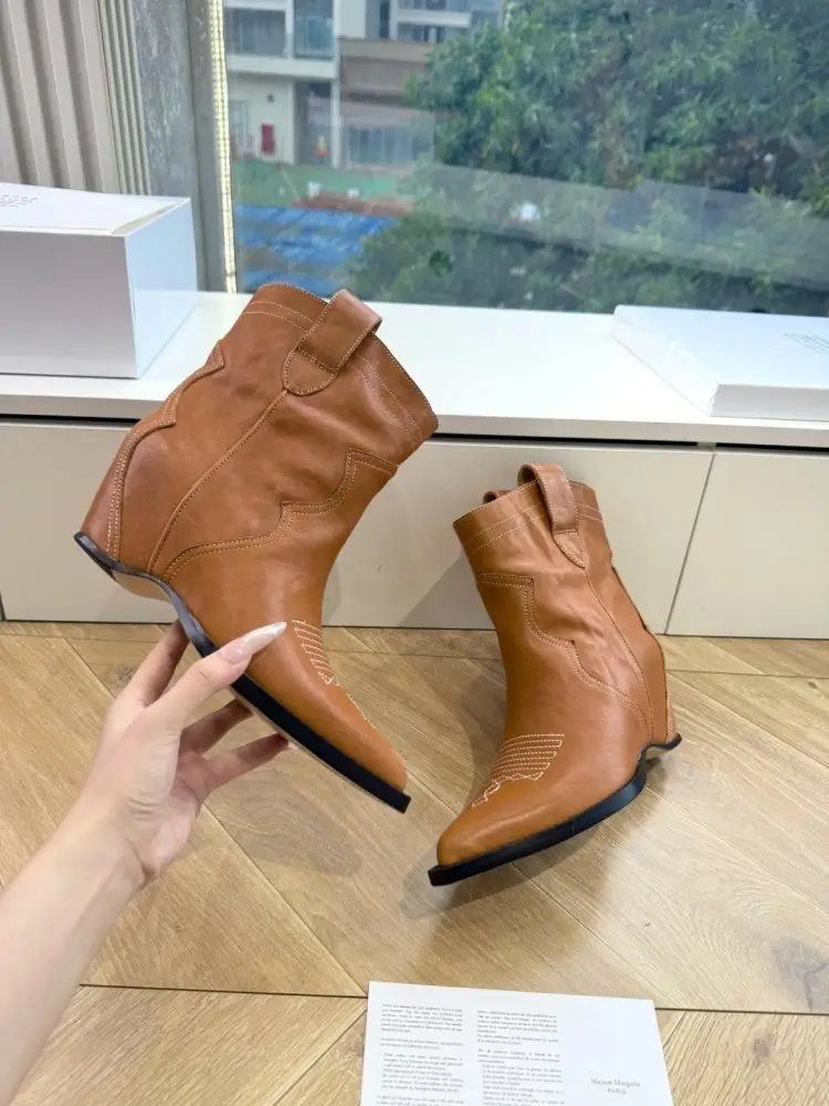 Maison Margiela MM6 — Cowboy boots MM6 from split the toe