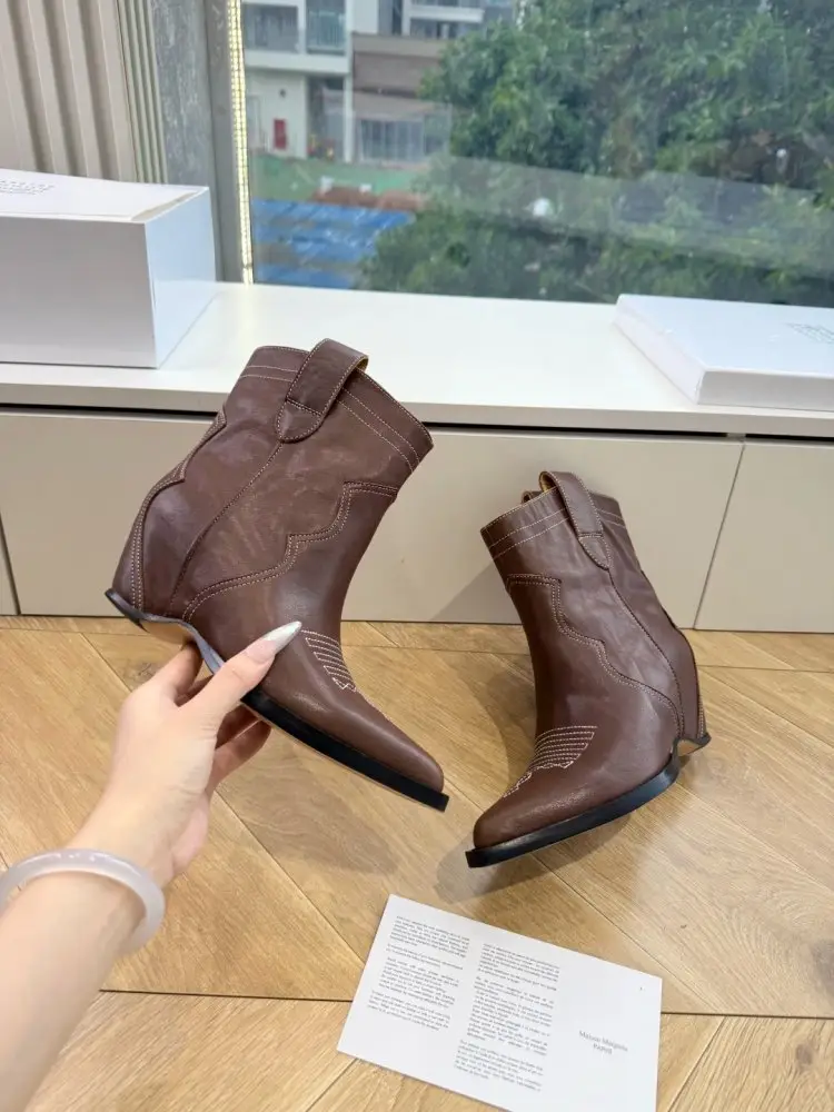 Maison Margiela MM6 — Ковбойські чоботи MM6 з роздільним носком