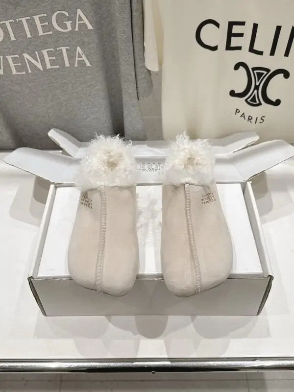 Maison Margiela MM6 — Мюли на меху женские