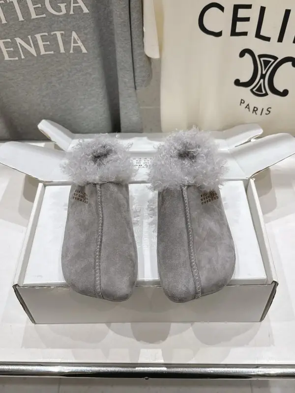 Maison Margiela MM6 — Мюли на меху женские