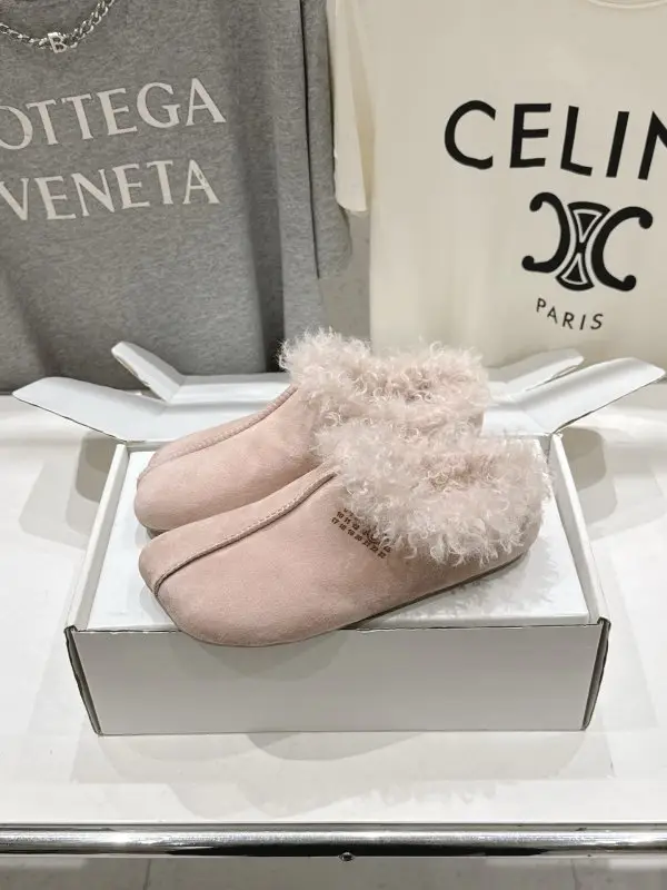 Maison Margiela MM6 Мюли on fur women's — Photo 4