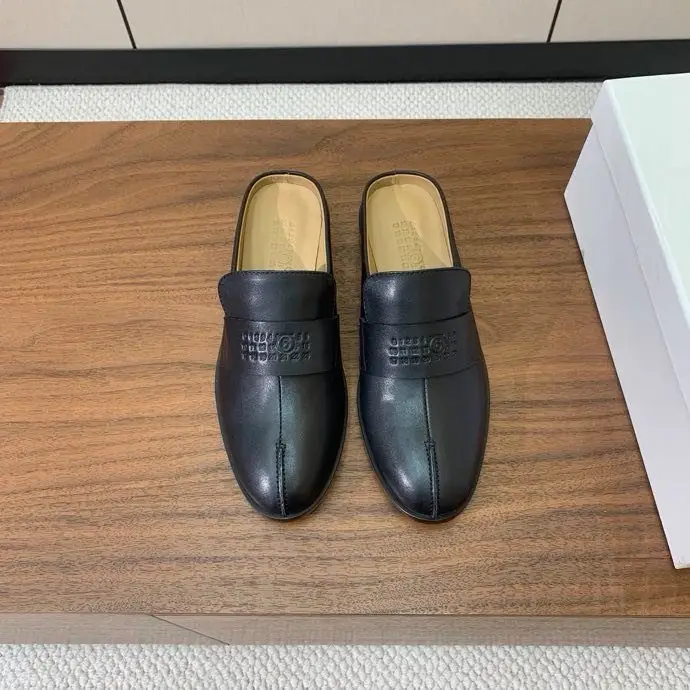 Maison Margiela MM6 Мюли женские — Фото 2