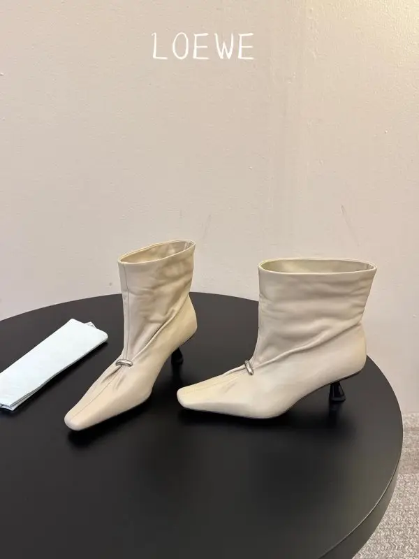 Maison Margiela MM6 — <отильоны з квадратним носком на підборах