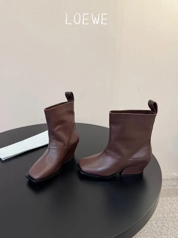 Maison Margiela MM6 — <отильоны з квадратним носком на підборах