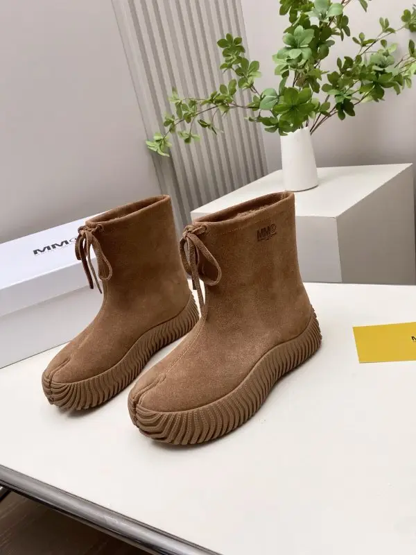 Maison Margiela MM6 — Зимові черевики на хутрі