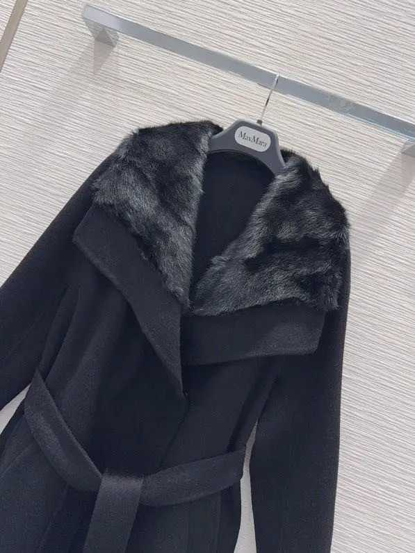 Max Mara Двустороннее кашемировое пальто и воротником из меха норки — Фото 3