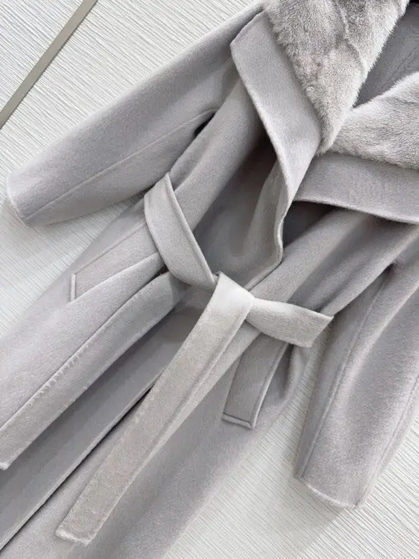 Max Mara Двустороннее кашемировое пальто и воротником из меха норки — Фото 4