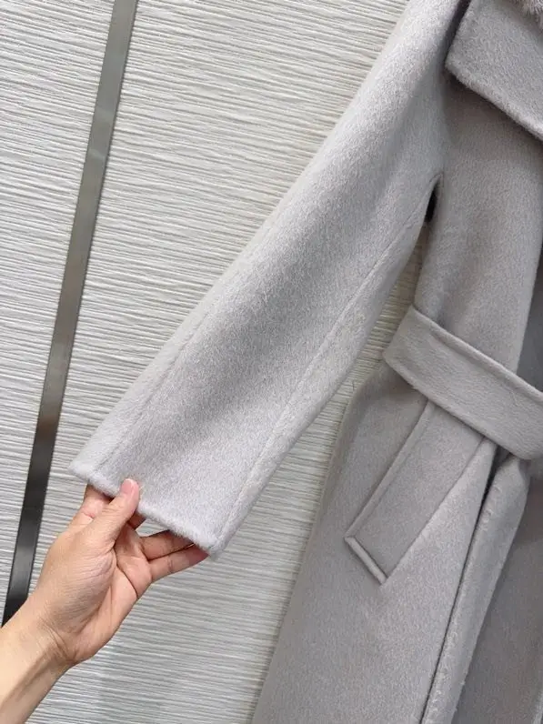 Max Mara Двустороннее кашемировое пальто и воротником из меха норки — Фото 5