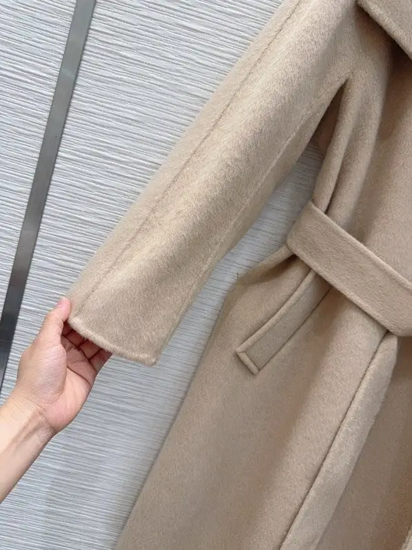 Max Mara Двостороннє кашемірове пальто і коміром з хутра норки — Фото 5