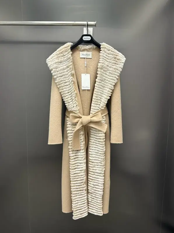 Max Mara — Двостороннє кашемірове пальто з коміром з кролячого хутра
