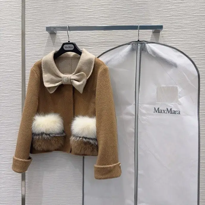 Max Mara — Двостороннє кашемірове пальто з хутром лисиці