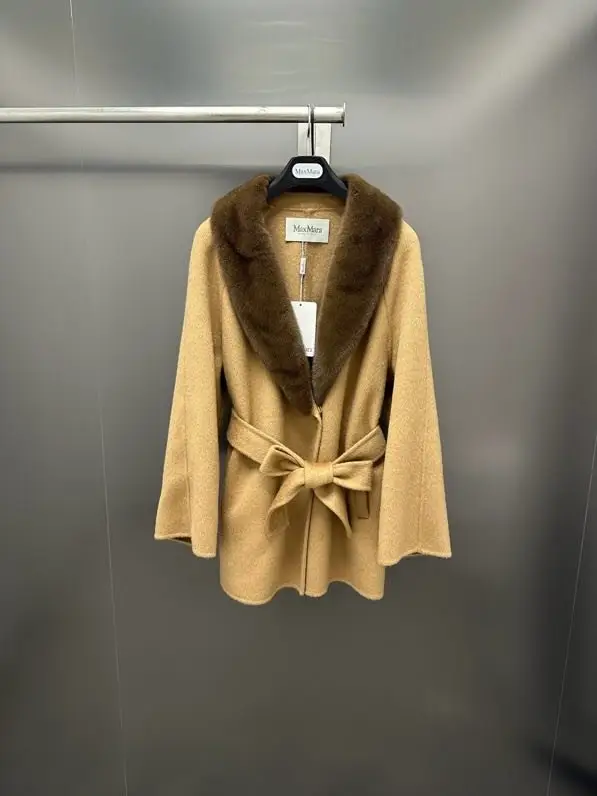 Max Mara — Двустороннее кашемировое пальто с норковым мехом