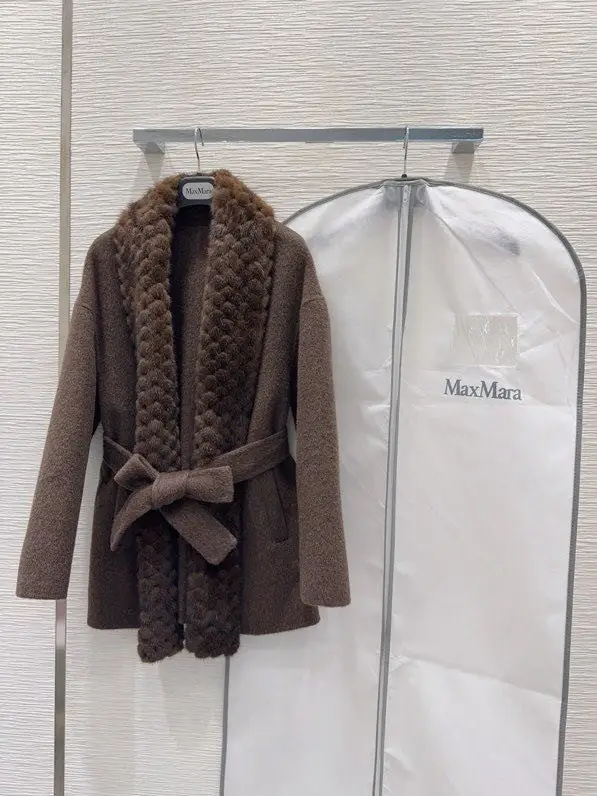 Max Mara — Двустороннее кашемировое пальто с норковым мехом