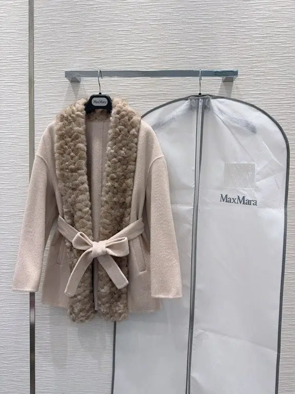 Max Mara — Двустороннее кашемировое пальто с норковым мехом