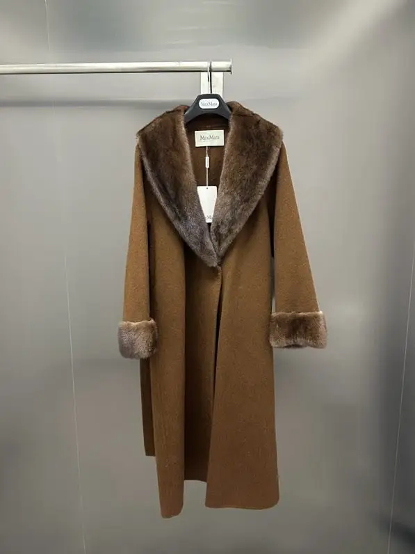 Max Mara — Двостороннє кашемірове пальто з норковым хутром