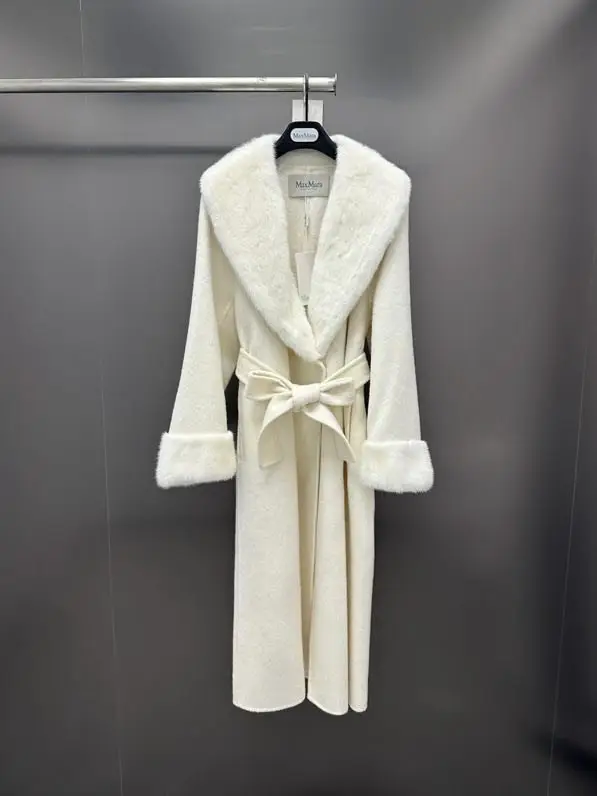 Max Mara Bilateral cashmere coat from норковым fur — Photo 2