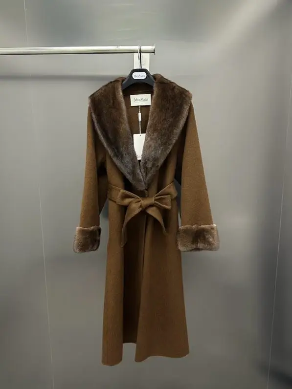 Max Mara Bilateral cashmere coat from норковым fur — Photo 2