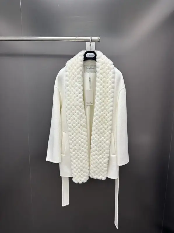 Max Mara Bilateral cashmere coat from норковым fur — Photo 3