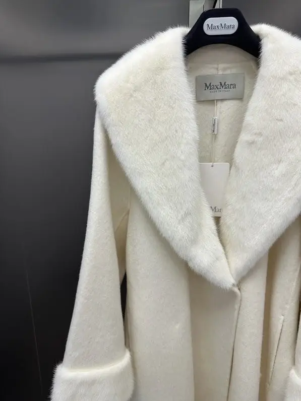 Max Mara Bilateral cashmere coat from норковым fur — Photo 3