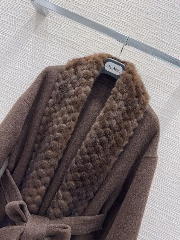 Max Mara Двустороннее кашемировое пальто с норковым мехом — Фото 5
