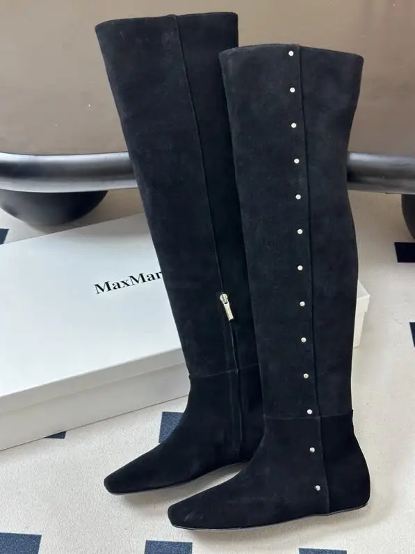 Max Mara — Чоботи замшеві жіночі високі