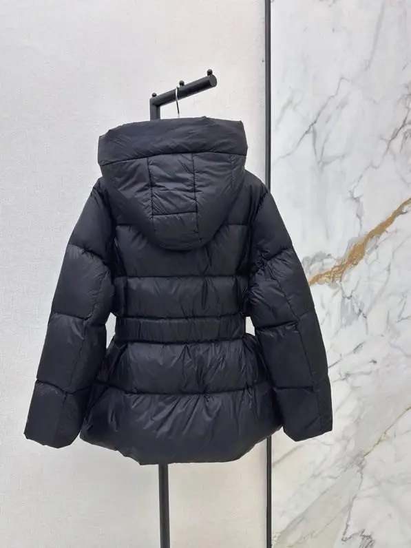 Max Mara Пуховик жіночий — Фото 3